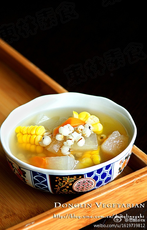 把年糕,玉米棒,大白菜,杏鲍菇加水盘中,熬汤(加足水,放入中间是不凉水煮完要过平菇吗图片