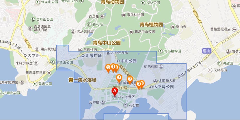 玉兰(Magnolia denudata Desr.),木兰科落叶乔木,别名白玉兰、望春、玉兰花。 原产于中国中部各省,现北京及黄河流域以南均有栽培。木兰科玉兰亚属,落叶乔木。花白色到淡紫红色,大型、芳香,花冠杯状,花先开放,叶子后长,花期10天左右。中国著名的花木,南方早春重要的观花树木。上海市市花。玉兰花外形极像莲花,盛开时,花瓣展向四方,使庭院青白片片,白光耀眼,具有很高的观赏价值;为美化庭院之理想花型。 白色粉色的玉兰花交织,摇曳在枝头。配搭蓝的天,白的云,美丽的景色一览无余,细嗅玉兰的芬香,春