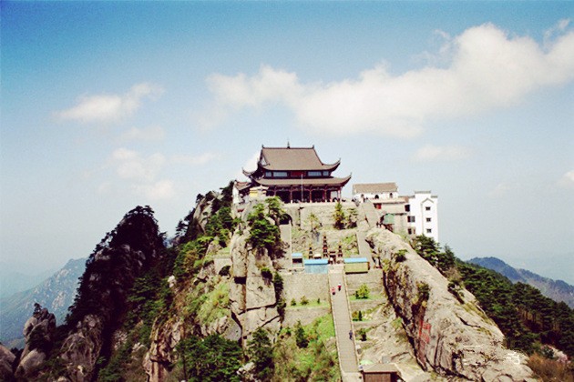 天台寺在天台捧日亭观看日出,风景绝佳