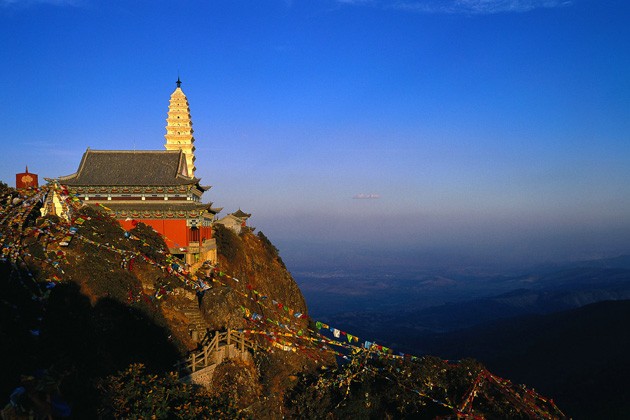 苏州热线 鸡足奇秀甲天下 佛国灵都第一山 鸡足山朝圣两日游
