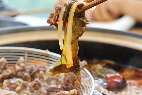 雨天中了酸菜牛肉火锅毒